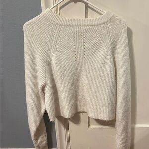 White Crew Neck Cropped Sweater with Long Sleeves